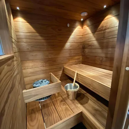 Marina B8 卡拉约基